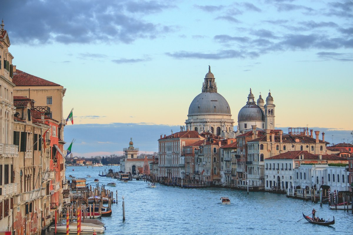 Escapade de 48 heures à Venise : Le guide parfait pour un week-end inoubliable avec astuces pratiques